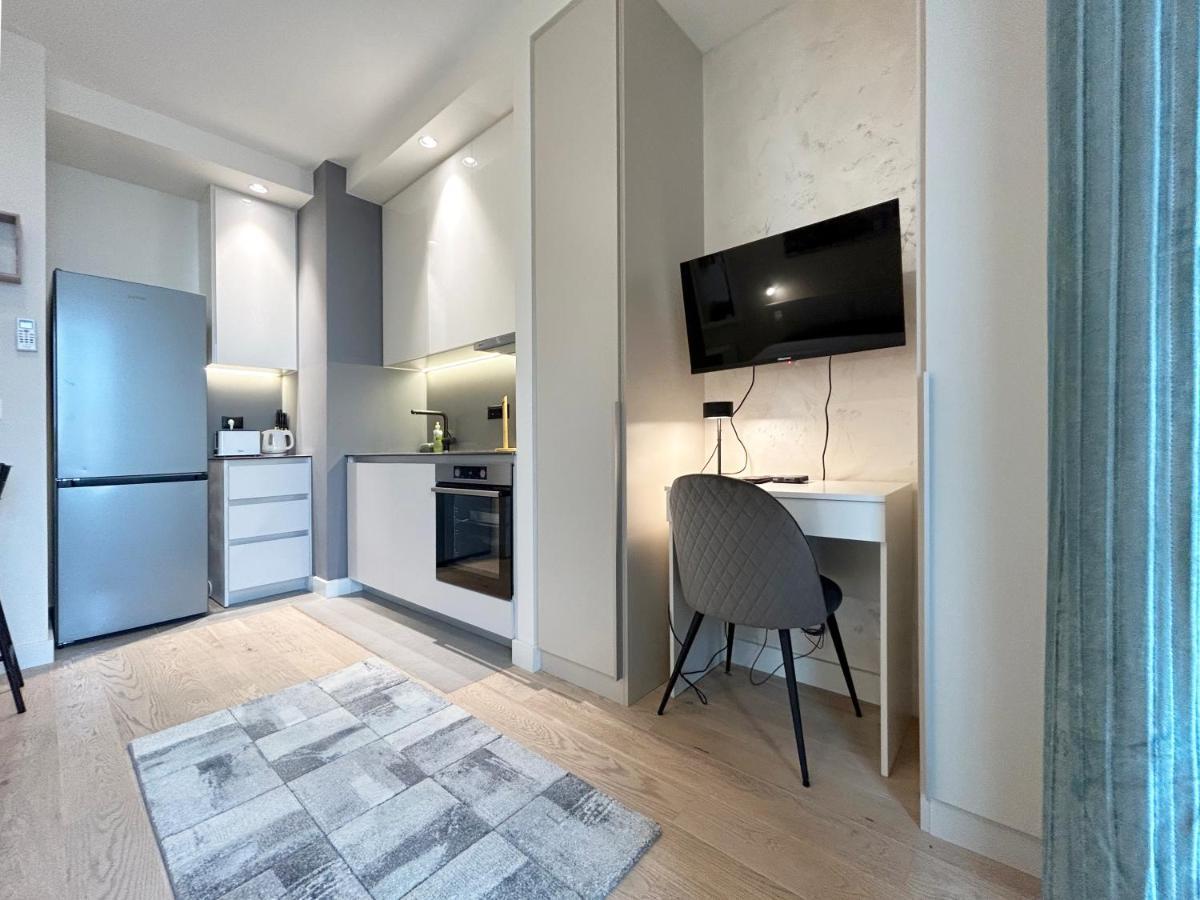 Waterfront Luxury Suites Beograd Bagian luar foto