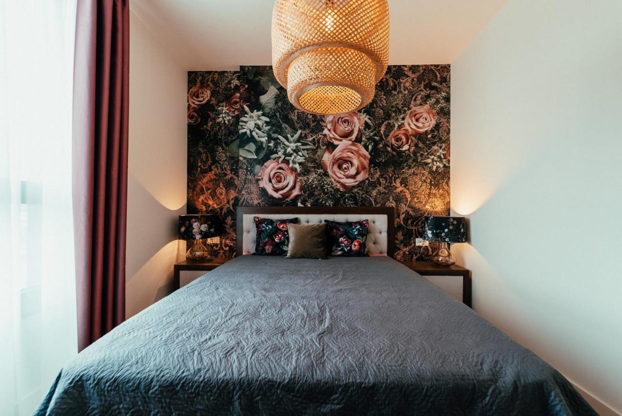 Waterfront Luxury Suites Beograd Bagian luar foto