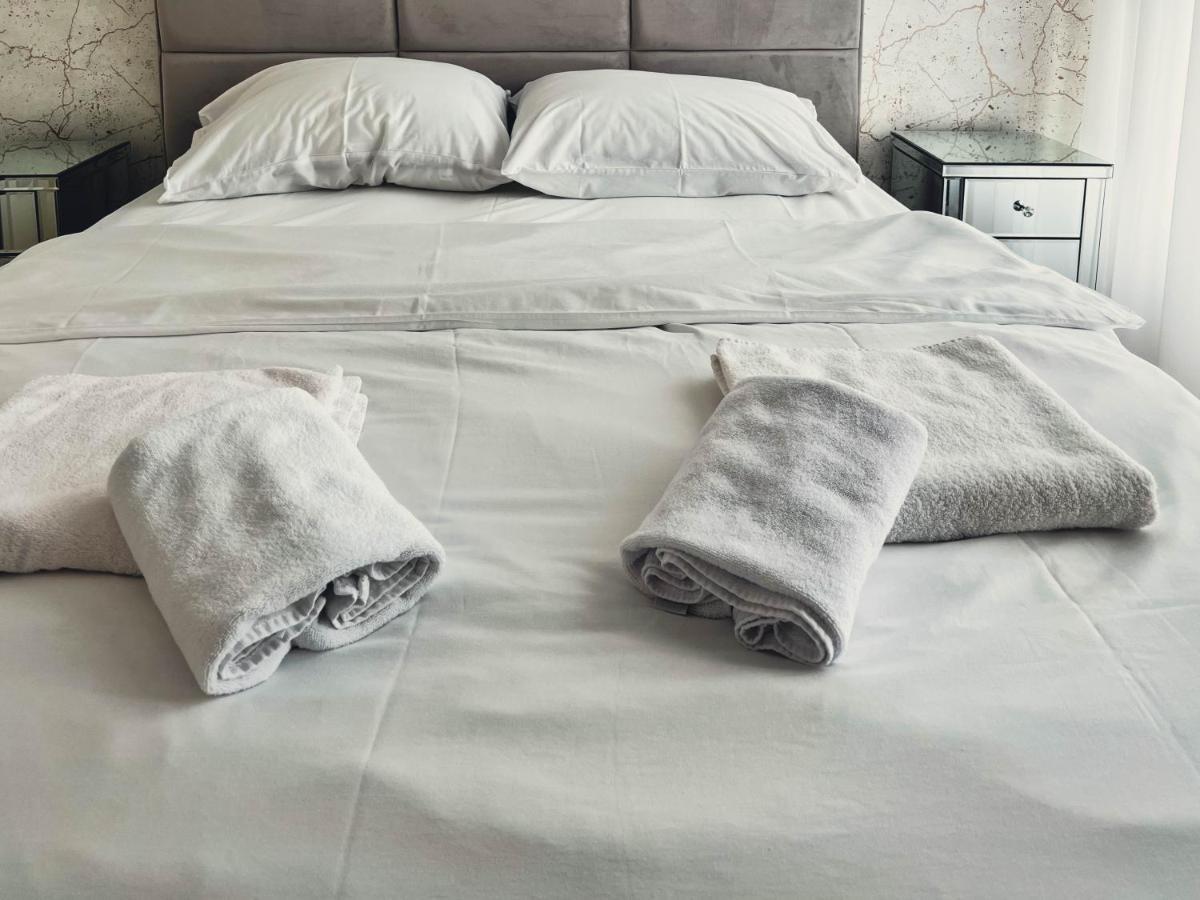 Waterfront Luxury Suites Beograd Bagian luar foto