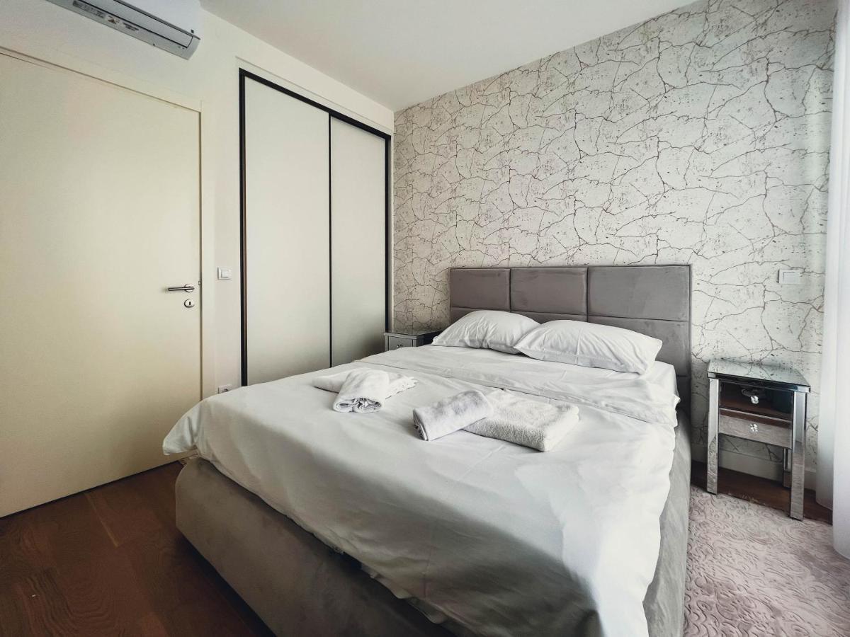 Waterfront Luxury Suites Beograd Bagian luar foto