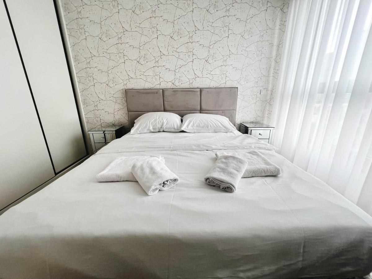 Waterfront Luxury Suites Beograd Bagian luar foto