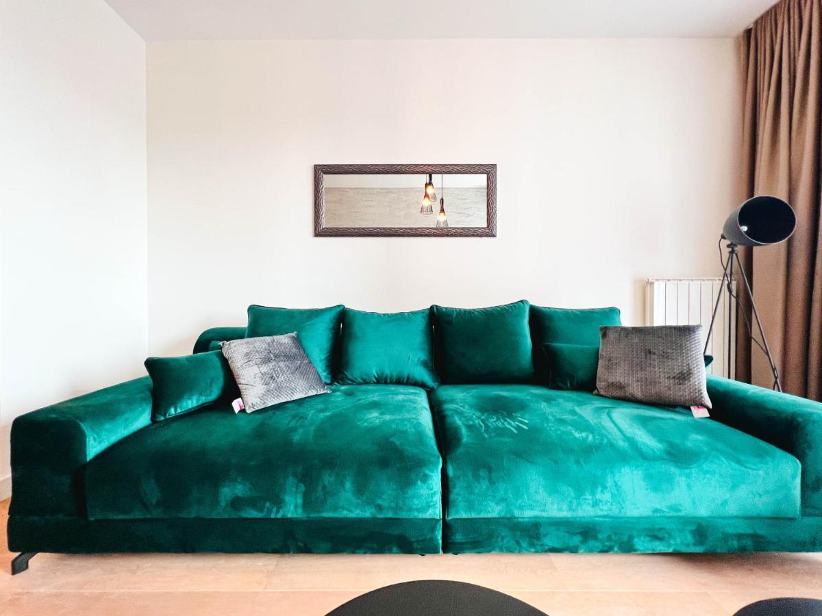 Waterfront Luxury Suites Beograd Bagian luar foto