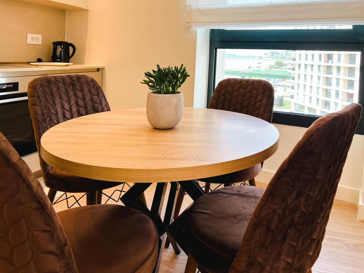 Waterfront Luxury Suites Beograd Bagian luar foto